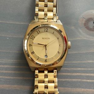 Nixon watch